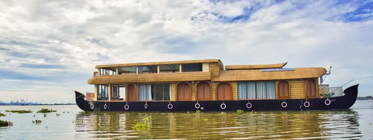 Kerala Luxury Houseboat and Beach Tour
