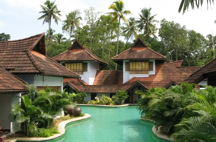 luxury-kerala-tour-with-private-houseboat-and-spa-resorts