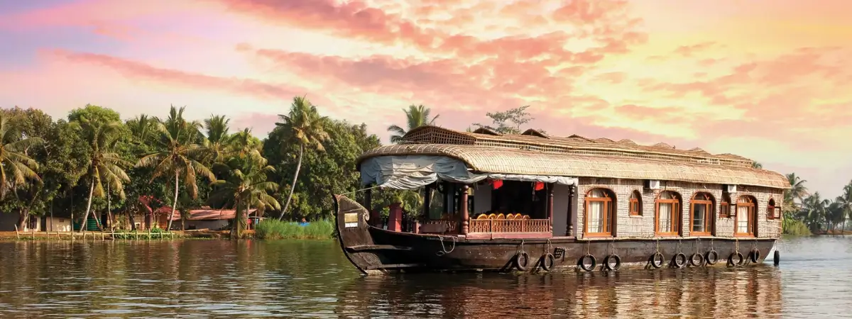 South India Heritage and Backwaters Tour